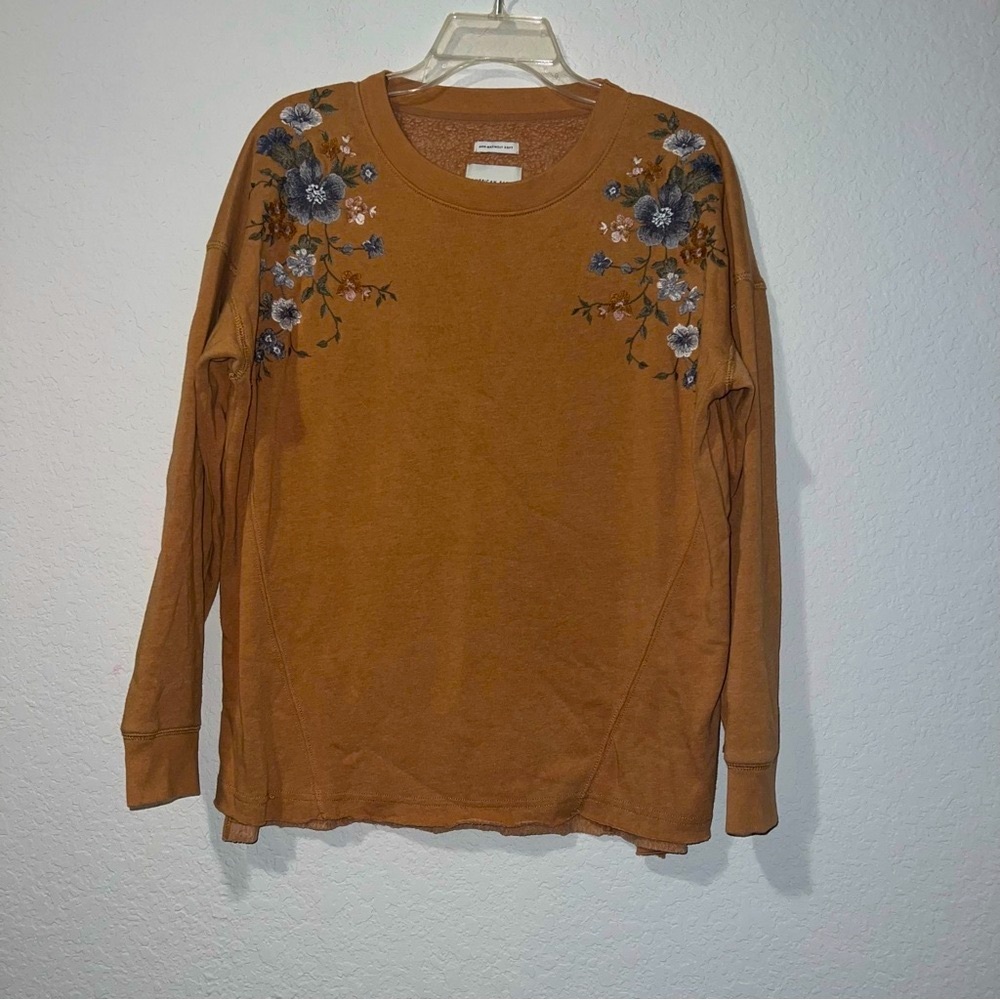 American Eagle Cozy floral embroidered Pullover sweatshirt